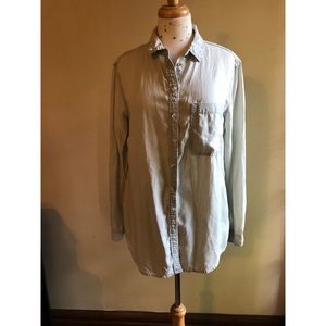 UO BDG Lightwash Chambray Button-down